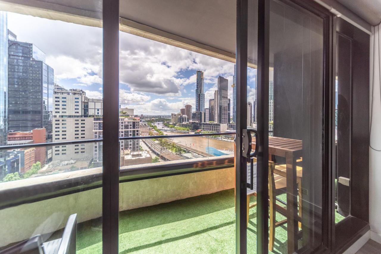 Aura2107, 2 Bedroom Apartment With Balcony, Stunning Yarra River And City Views メルボルン エクステリア 写真