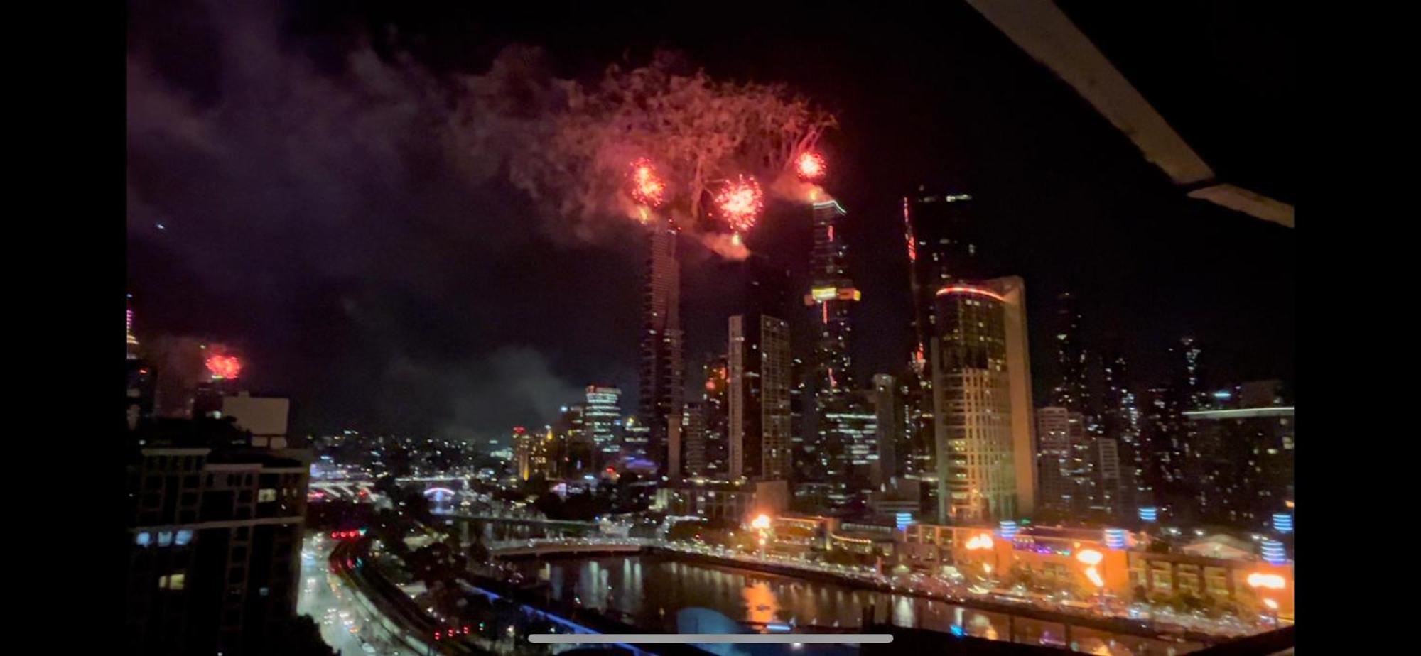 Aura2107, 2 Bedroom Apartment With Balcony, Stunning Yarra River And City Views メルボルン エクステリア 写真